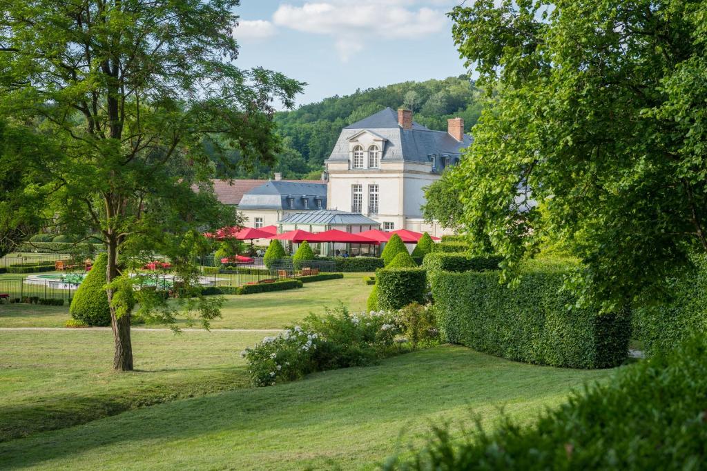 Champagne & Château: "The September Harvest"